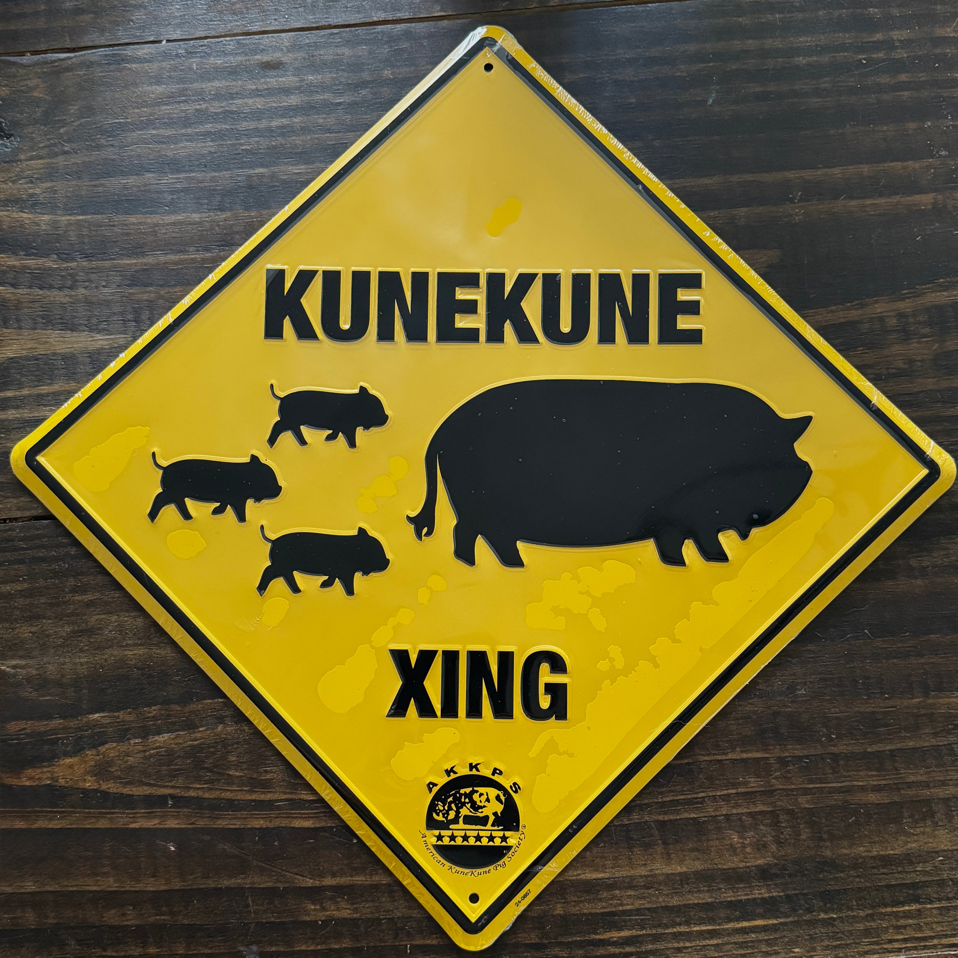 KUNEKUNE CROSSING SIGN - FREE SHIPPING