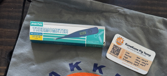 * DIGITAL THERMOMETER & MAGNET